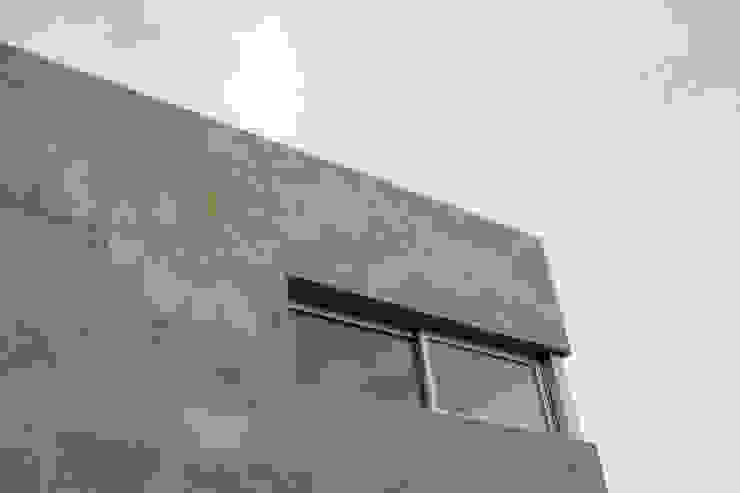 ESTUDIO GEYA Minimalist house