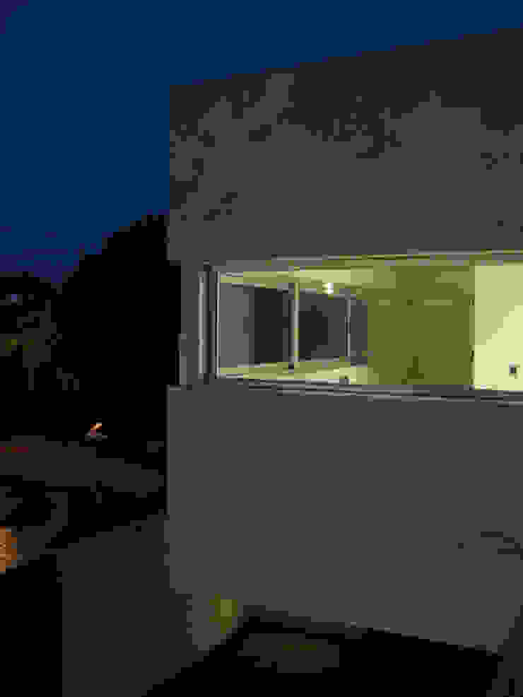 ESTUDIO GEYA Minimalist house