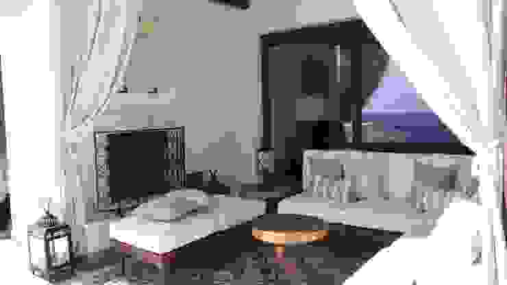 DIAZ DE LUNA SIGNATURE Nowoczesny balkon, taras i weranda