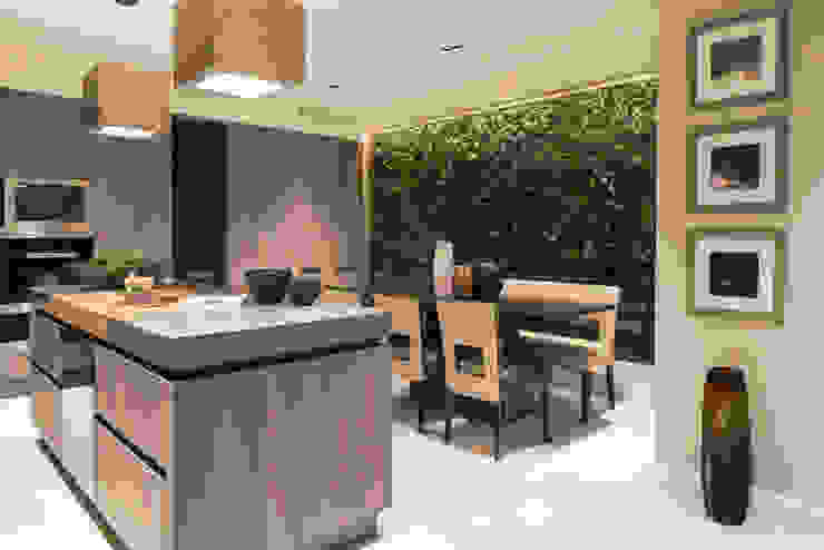 Eaton Mews North - Kitchen por Roselind Wilson Design Moderno