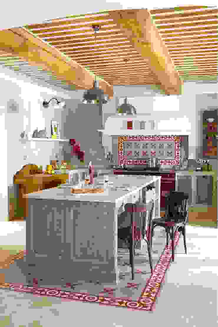 cuisines, ateliers poivre d'ane ateliers poivre d'ane Dapur: Ide desain interior, inspirasi & gambar Sinks & taps