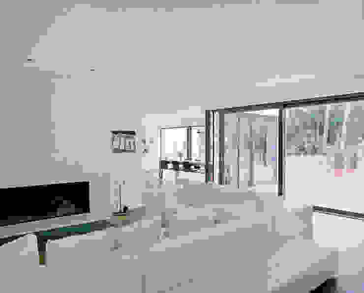 Villa in Berlin - Dahlem IOX Architekten GmbH Moderne Wohnzimmer