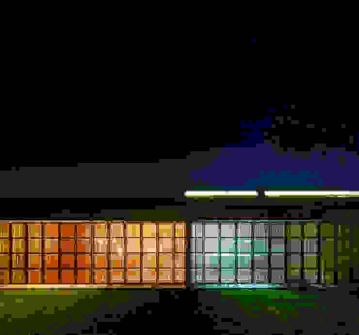 Studio MK27 Modern houses