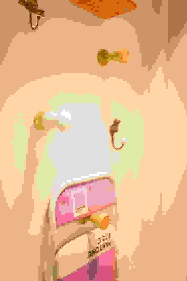 Bloom Arquitetura e Design Corridor, hallway & stairsAccessories & decoration