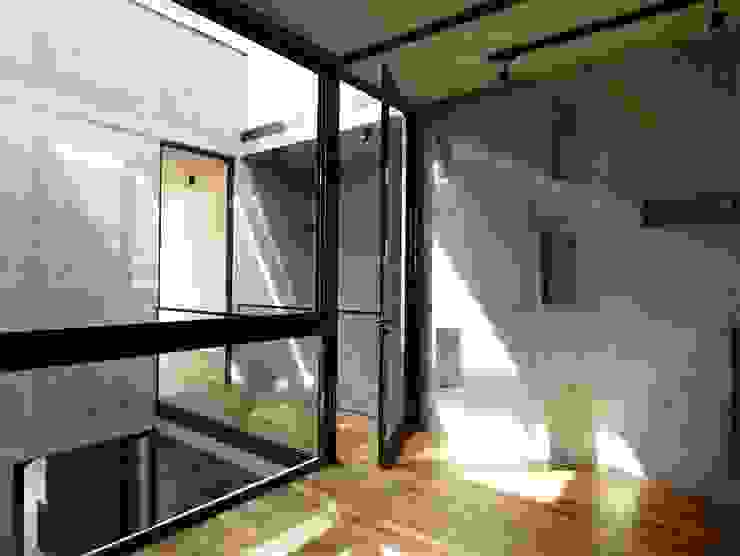 HYLA Architects Puertas y ventanas de estilo moderno