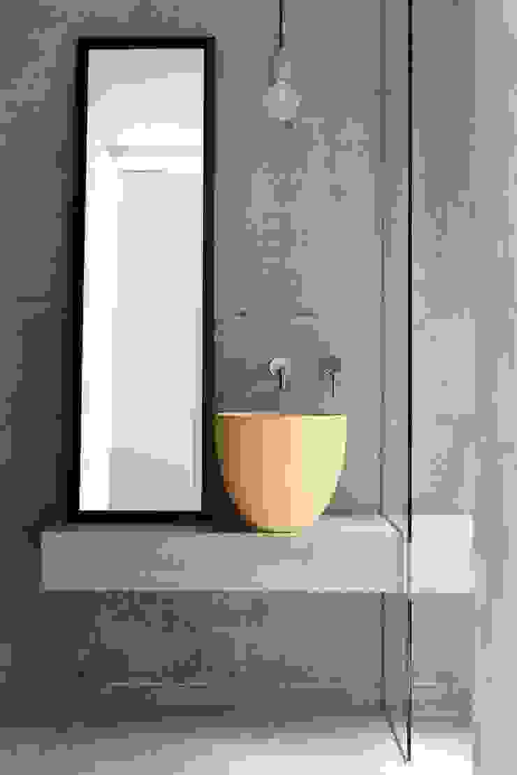 HYLA Architects Baños de estilo moderno