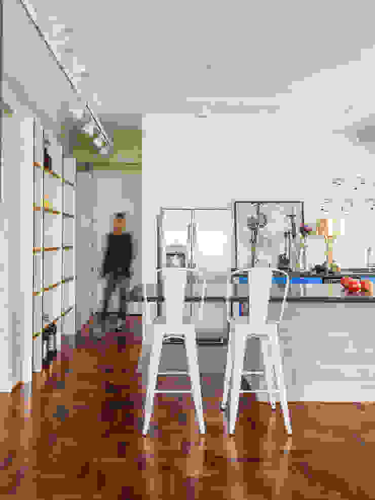 Mauricio Arruda Design Eclectic style kitchen