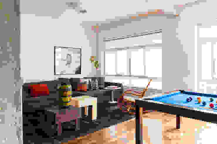 Mauricio Arruda Design Eclectic style living room