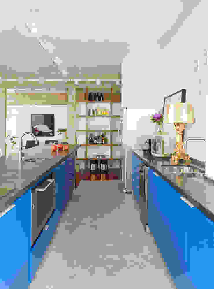 Mauricio Arruda Design Eclectic style kitchen