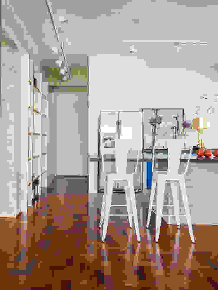 Mauricio Arruda Design Eclectic style kitchen