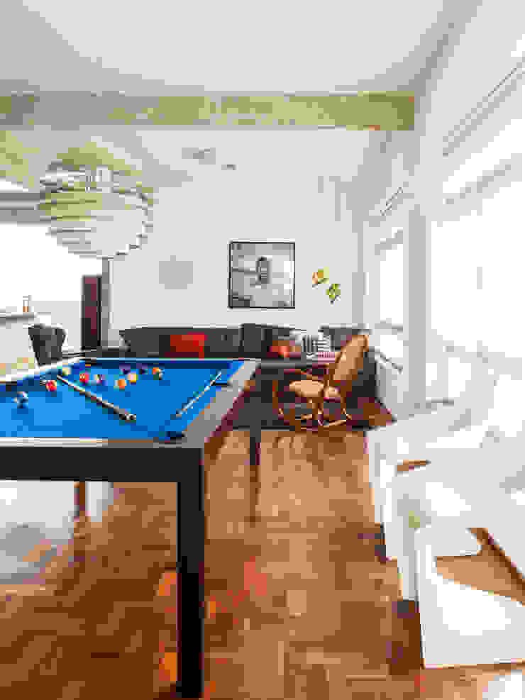 Mauricio Arruda Design Eclectic style living room