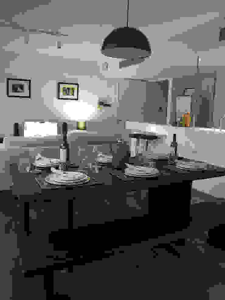 Dining / Living elliot James Pte Ltd Modern living room