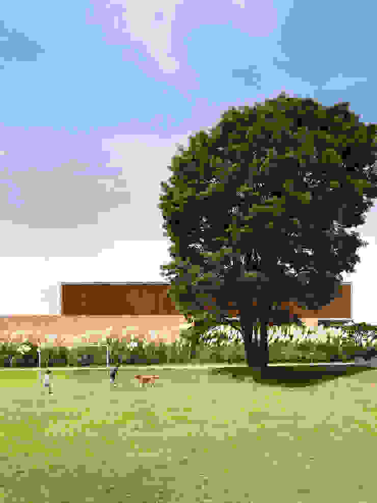 Сад в стиле модерн от Hanazaki Paisagismo Модерн