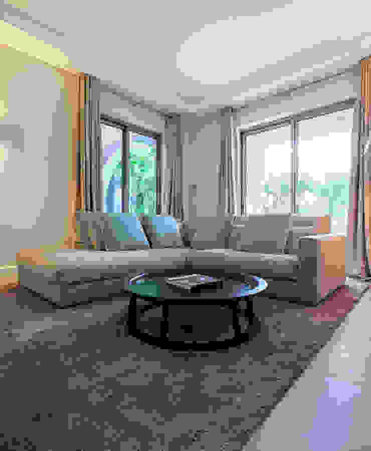 Project in Quinta do Lago por Reflexões Contemporary Design