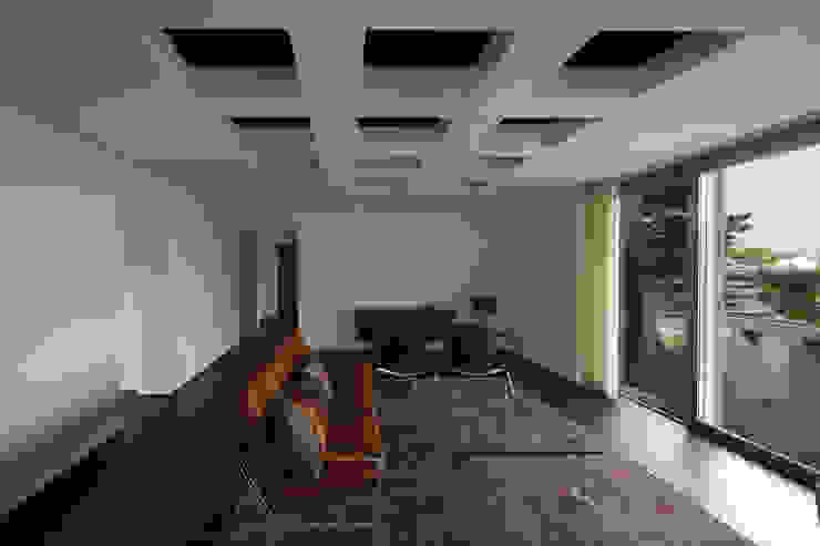 Salas de estar modernas por 무회건축연구소 Moderno