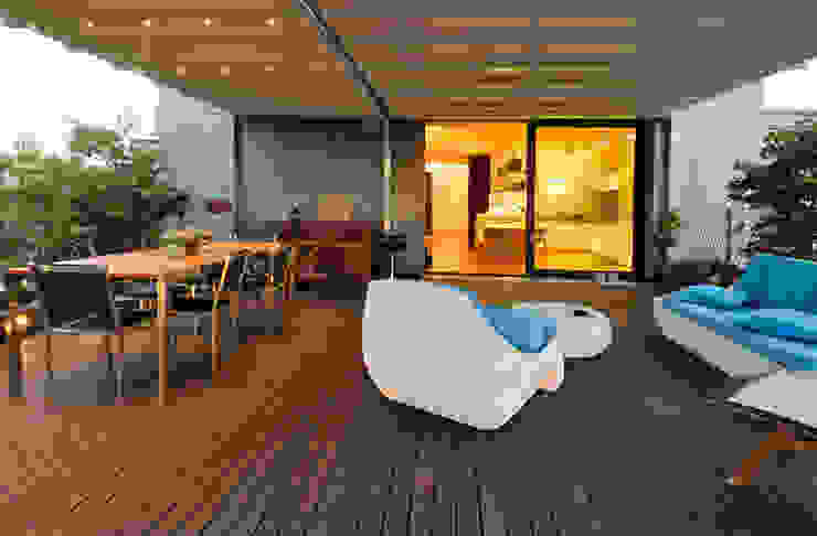 Attico L+S , +studi +studi Moderner Balkon, Veranda & Terrasse