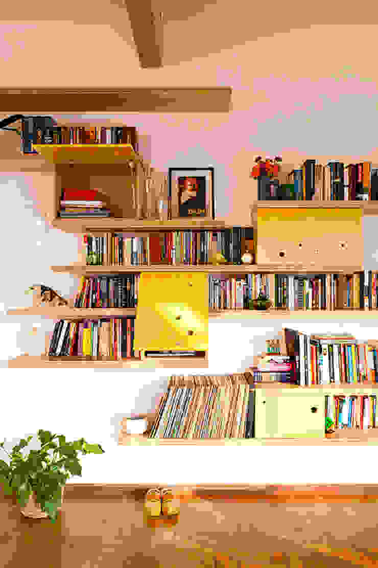Zoom Urbanismo Arquitetura e Design Eclectic style living room