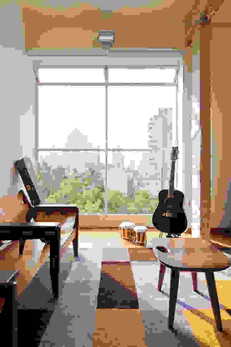 Zoom Urbanismo Arquitetura e Design Eclectic style living room