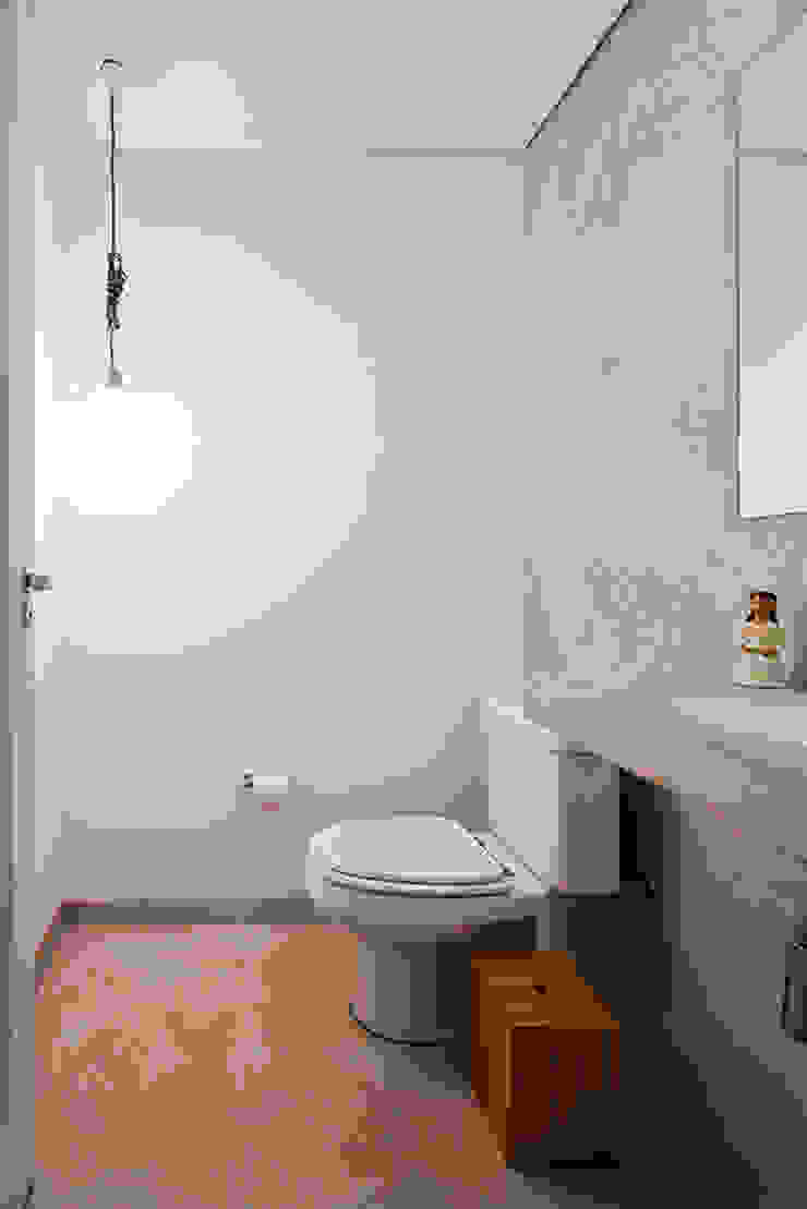 Zoom Urbanismo Arquitetura e Design Eclectic style bathroom