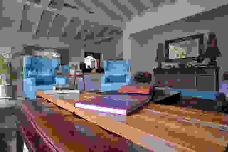 Erika Winters® Design Eclectic style living room