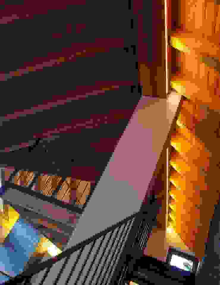 chalet in Chamois, Aosta Valley, Alps enrico girardi architetto Rustic style dining room