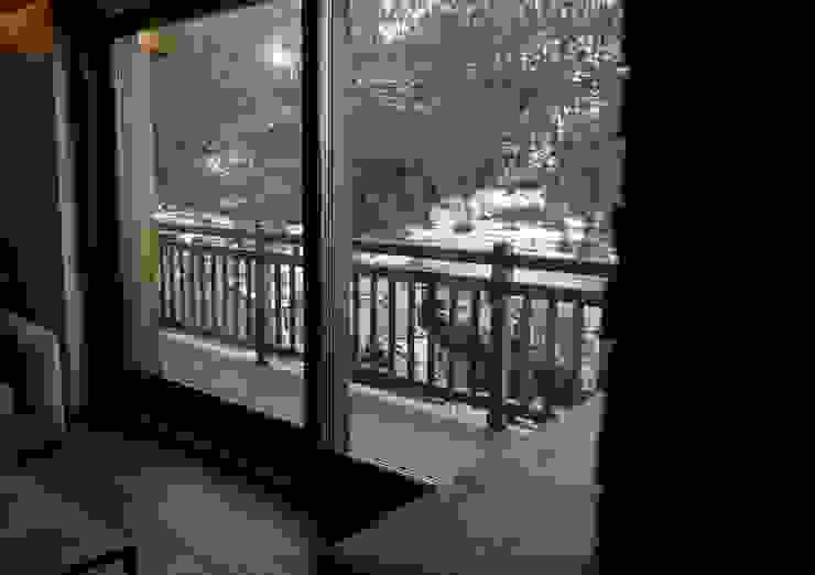 chalet in Chamois, Aosta Valley, Alps enrico girardi architetto Rustic style windows & doors