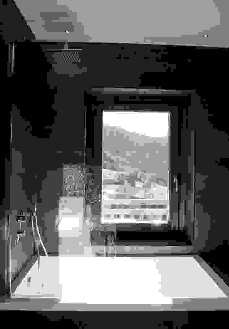 chalet in Chamois, Aosta Valley, Alps enrico girardi architetto Rustic style bathrooms