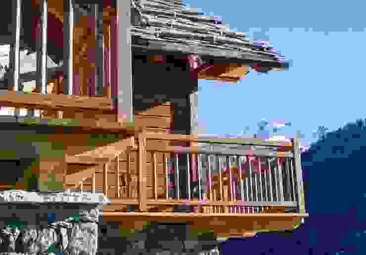 chalet in Chamois, Aosta Valley, Alps enrico girardi architetto Rustic style house