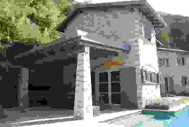 Rustico di Seravezza (Forte dei Marmi) Architetto Silvia Giacobazzi Piscina in stile rustico