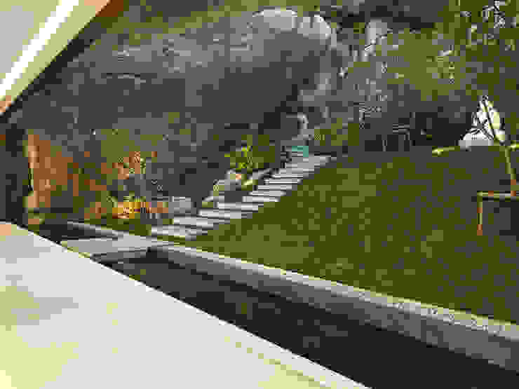 Original Vision Jardines de estilo moderno