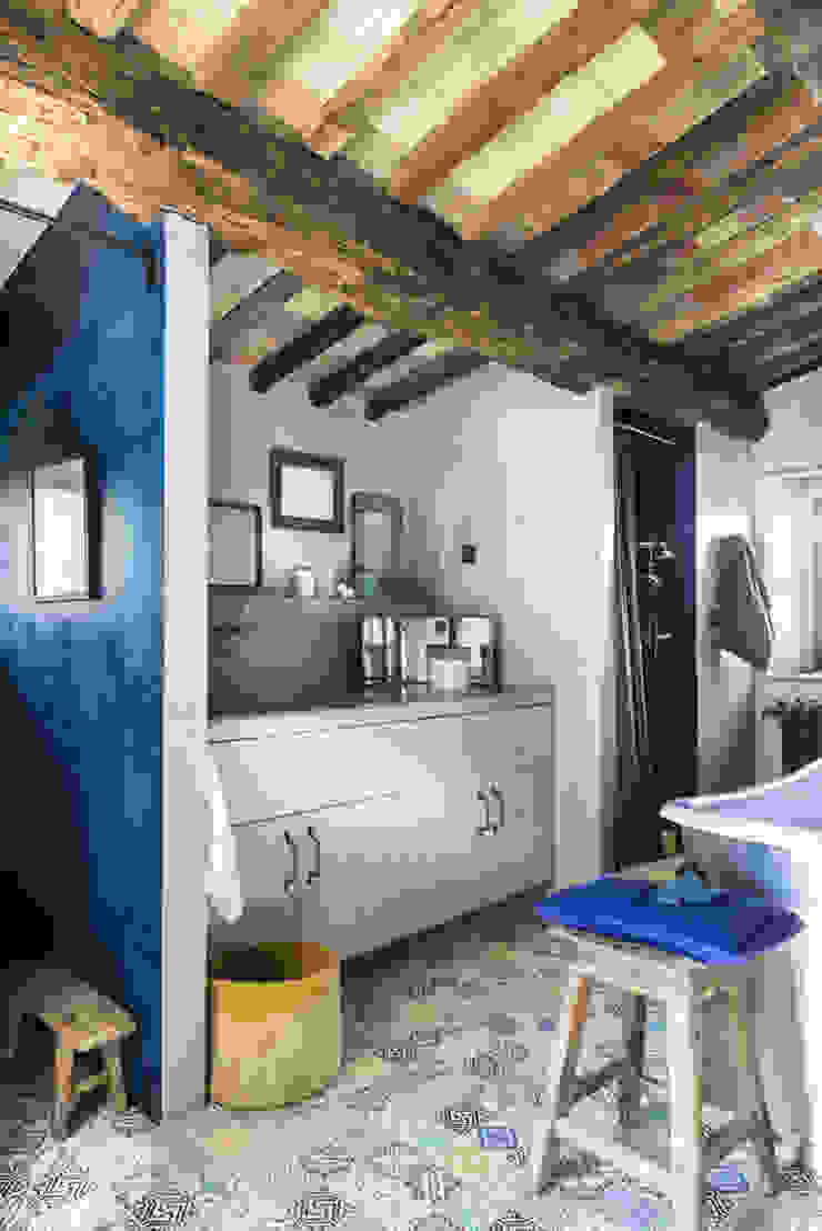 Une Villa Qui a des Inspirations Italienne: Toscane, dmesure dmesure Mediterrane Badezimmer