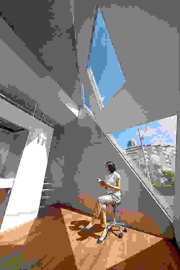 アトリエ・天工人 Casas de estilo ecléctico