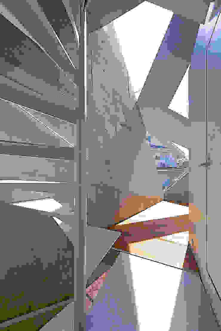 アトリエ・天工人 Casas de estilo ecléctico