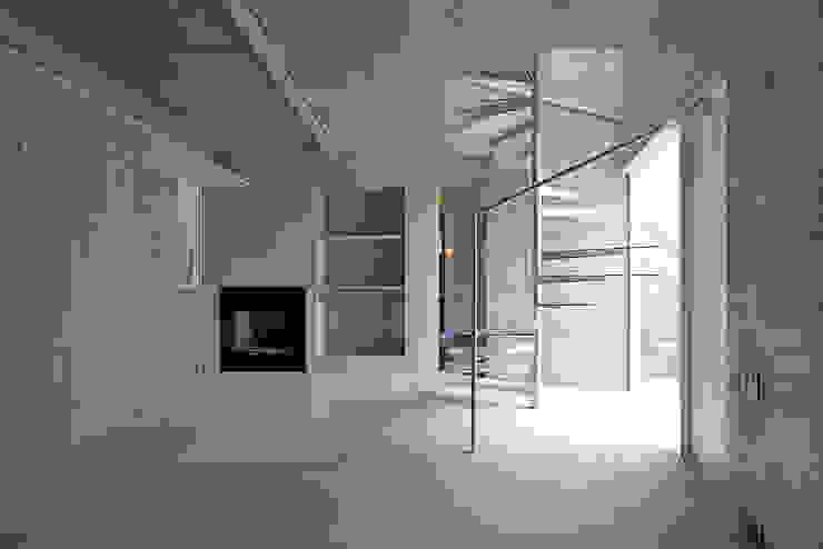 アトリエ・天工人 Casas de estilo ecléctico