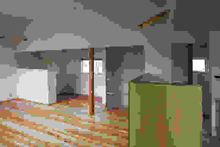 ちいさくつくる家 homify オリジナルデザインの リビング