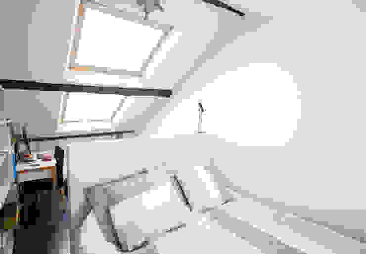 Duplex Lumineux, Solenne Brugiroux Architecte Solenne Brugiroux Architecte Спальня в стиле модерн