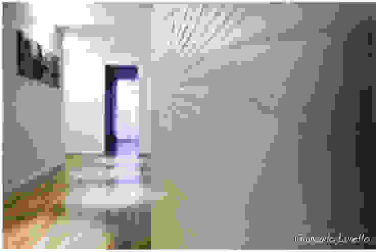 Corredores, halls e escadas modernos por Ignazio Buscio Architetto Moderno