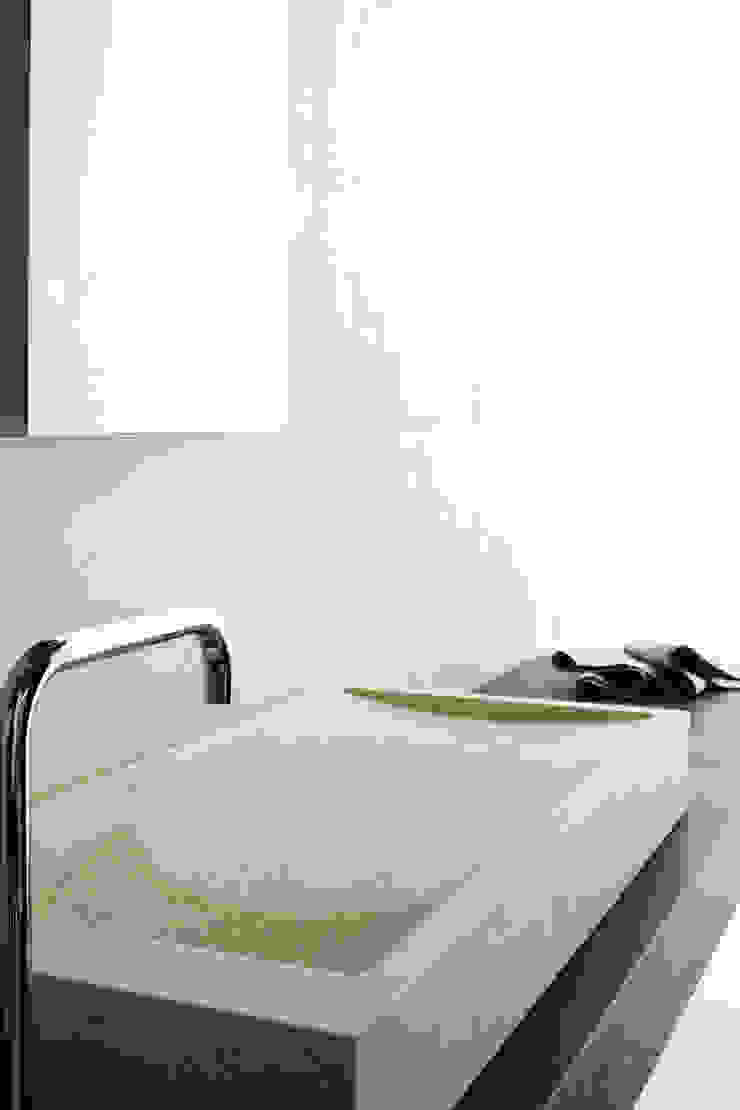 Casas de banho por NEUTRA DESIGN