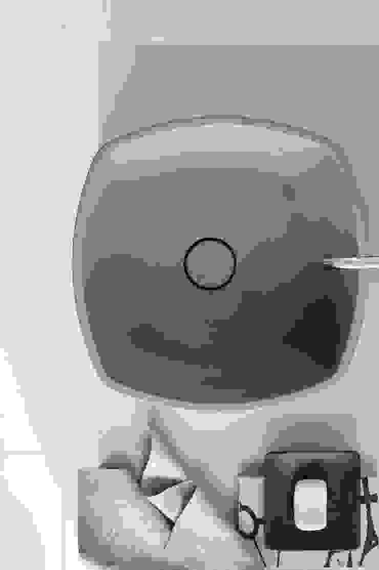 Casas de banho por NEUTRA DESIGN