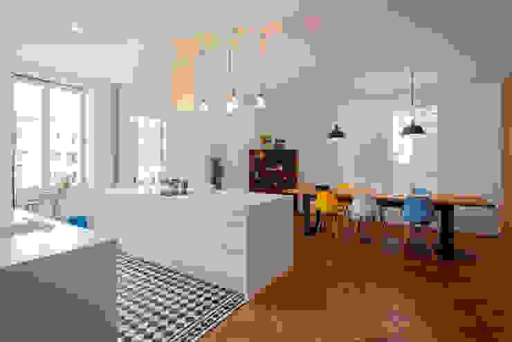 kitchen and dining room INpuls interior design & architecture Modern Kitchen