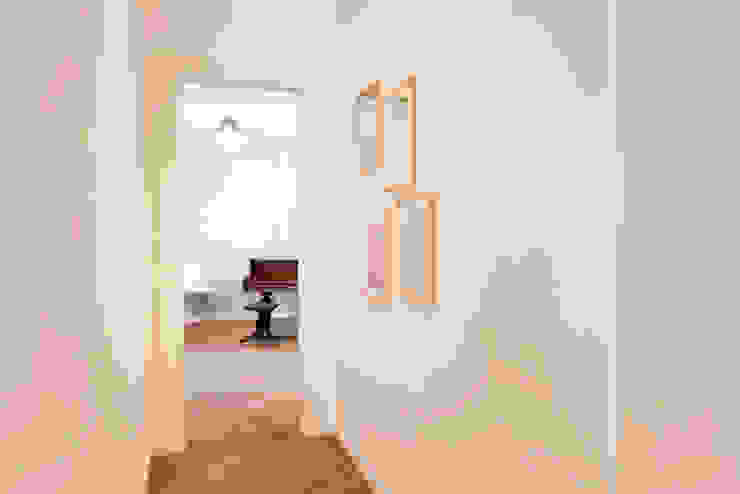 look into the living room Salas de estar modernas por INpuls interior design & architecture Moderno