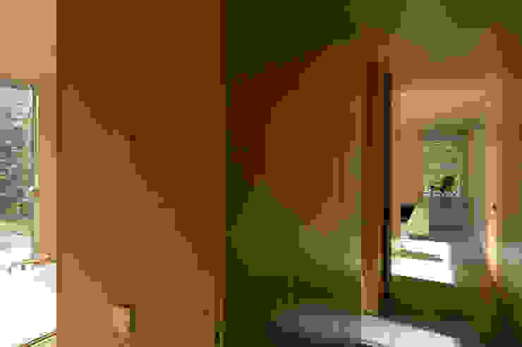 Casa no Gerês Modern Corridor, Hallway and Staircase by CORREIA/RAGAZZI ARQUITECTOS Modern