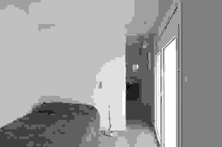 homify Minimalist bedroom