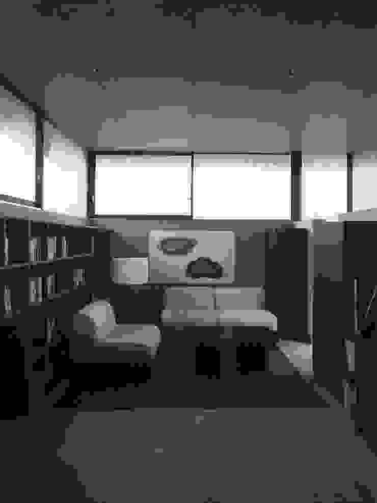 House in Yatakayama 藤本寿徳建築設計事務所 Modern media room