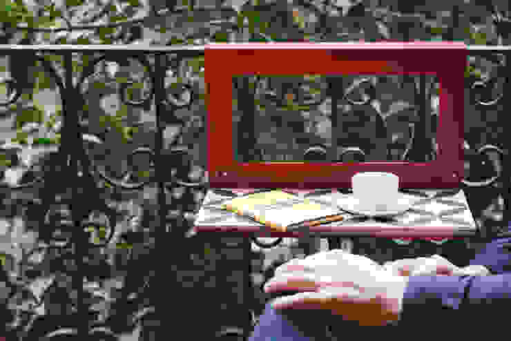 MANUELA por NIMIO · muebles que buscan personas Moderno