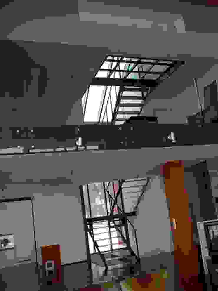 HOME DESIGN 1 Planungsbüro GAGRO Industrialer Flur, Diele & Treppenhaus