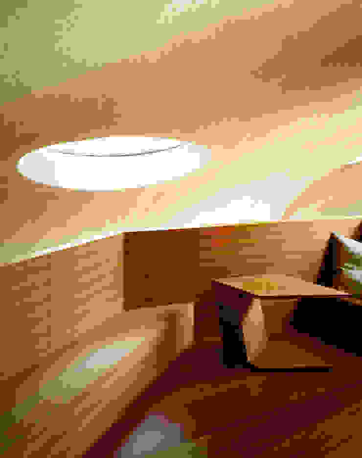 SHELL ARTechnic architects / アールテクニック Paredes y pisos de estilo moderno