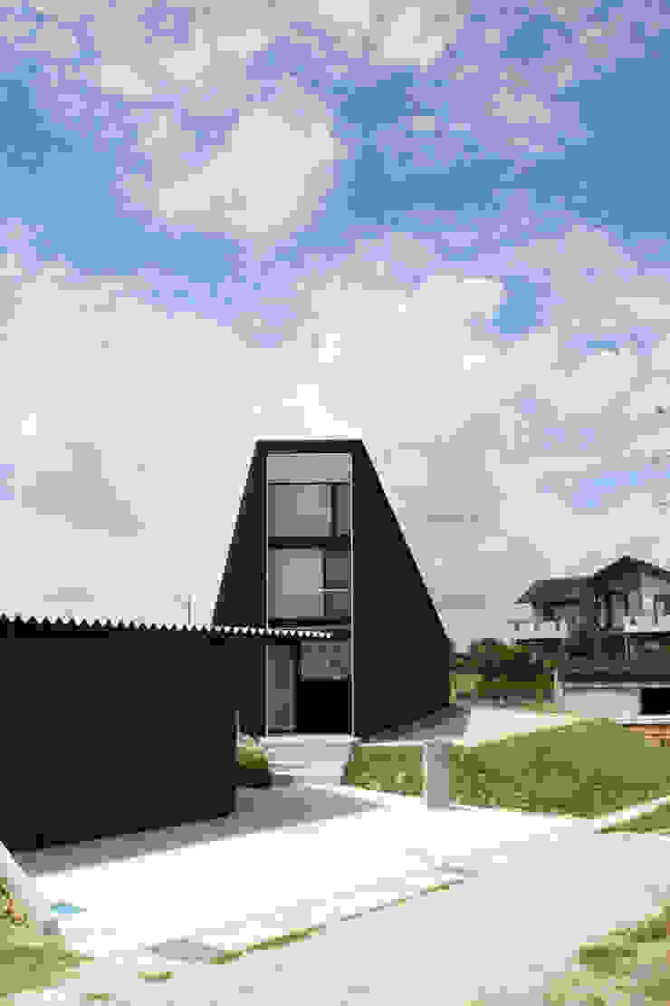 UNOU 佐々木勝敏建築設計事務所 Eclectic style houses