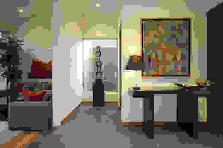 ARQUIPLAN Modern corridor, hallway & stairs