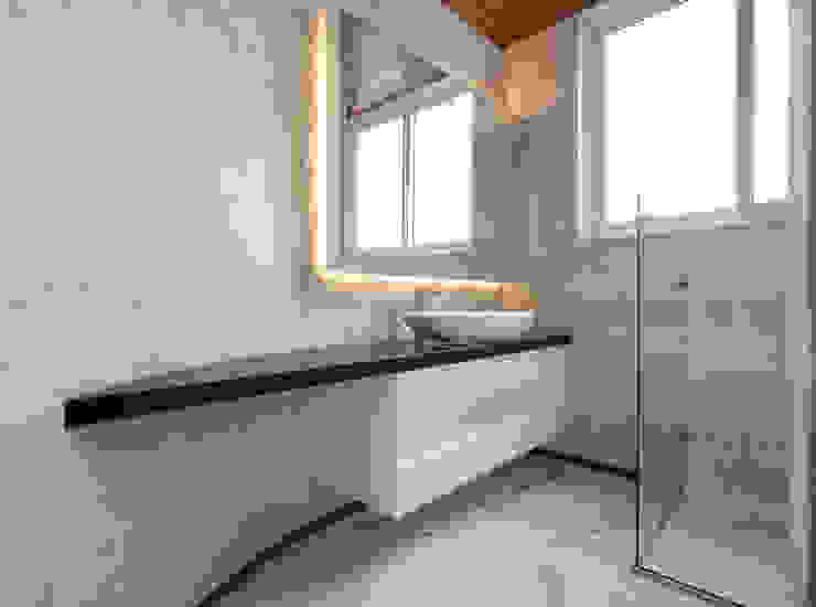 ¿Cuál es el material más indicado para los suelos del baño?